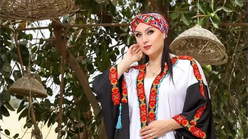 رانيا يوسف تستعرض آخر صيحات موضة صيف 2021