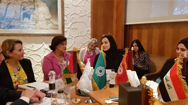 منظمة المرأة العربية تبحث تغيير الصورة السلبية للمرأة في الإعلام والفن