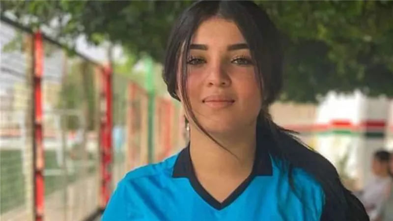سمر حسني.. حسناء أشعلت «السوشيال ميديا» قبل مباراة القمة (صور)