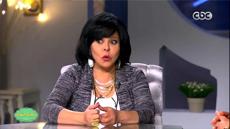 إسعاد يونس تروّج لبرنامجها في رمضان برقصة مُثيرة.. فيديو