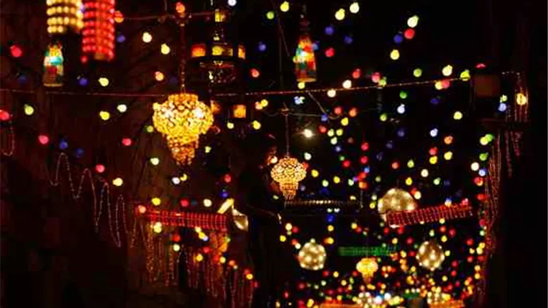 حلوان تتزين لليالي رمضان.. الأهالي: «مش بنحس بيه إلا في اللمة»