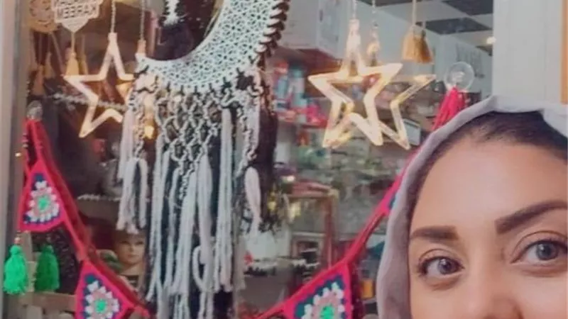 نسمه فتحي تؤسس بازارًا للمشغولات اليدوية وورش لتعليم السيدات الهاند ميد 