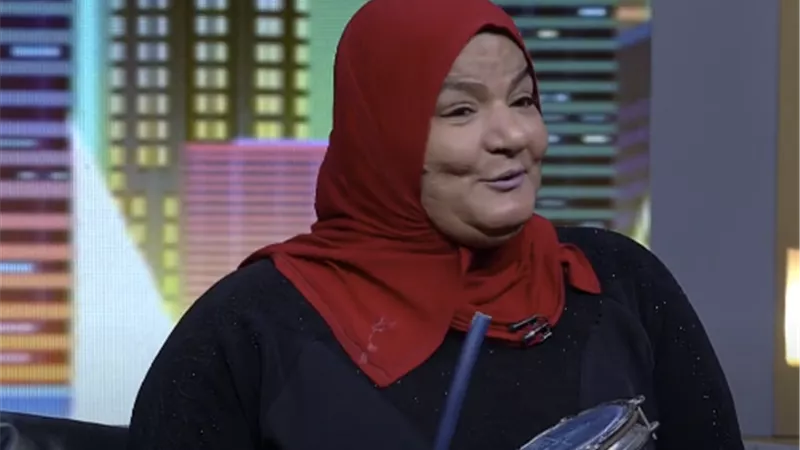 دلال.. أشهر مسحراتية بالقاهرة: أخويا ندهلي فنزلت الشارع بالطبلة
