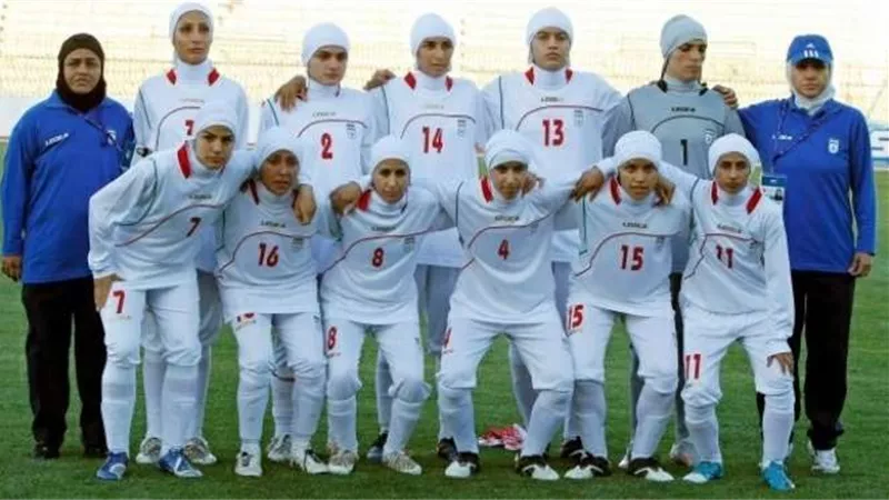 لمنعهن اللعب بالحجاب.. مُسلمات فرنسا يشكلن جمعية لمحاربة الاتحاد