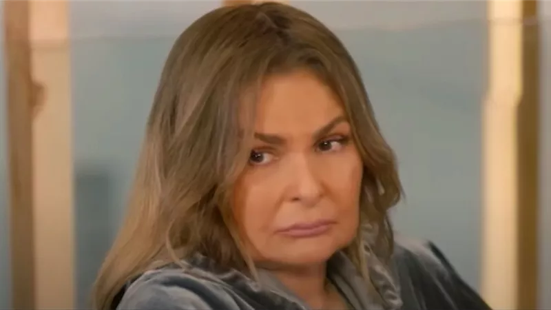شاهد مسلسل حرب أهلية الحلقة 2 | وجع قلب يسرا من تعامل ابنتها معها