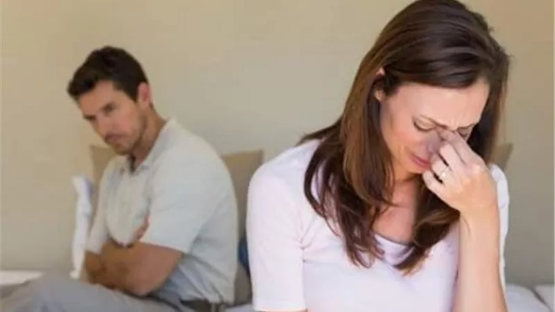 بيصرف فلوسه على الستات.. صابرين لـ محكمة الأسرة: «جوزي سايبنا جعانين»