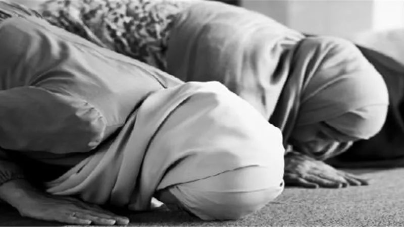 صلاة المرأة في بيتها أفضل.. لماذا؟ أمين الفتوى يُجيب
