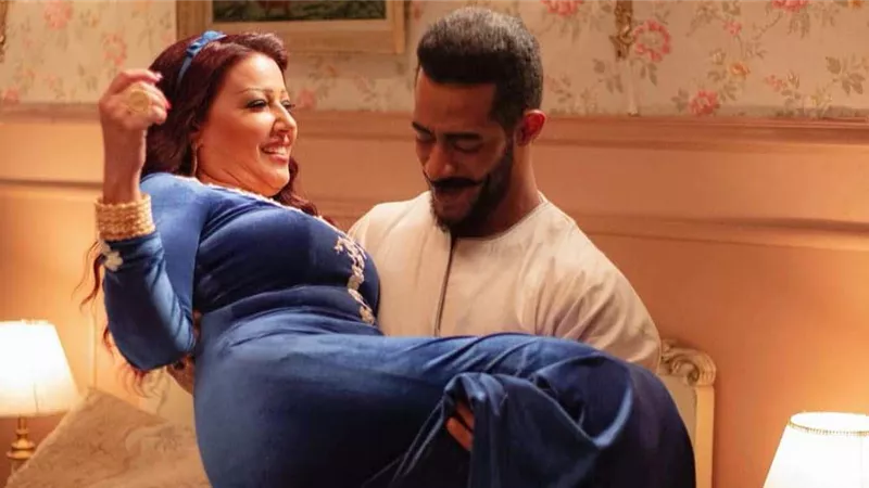 سمية الخشاب بين أحضان محمد رمضان في مشهد مثير من مسلسل موسى 