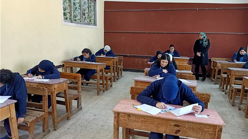 حرمان 100 ألف طالب ثانوي من الامتحان التجريبي.. و«التعليم» ترد