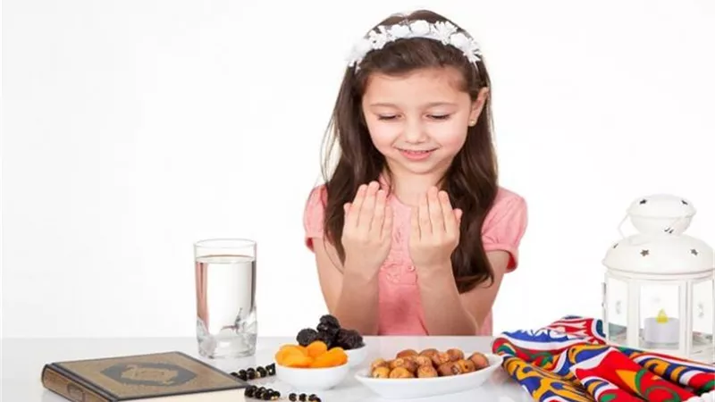 نصائح مهمة تساعد الأطفال على صيام رمضان (فيديو)