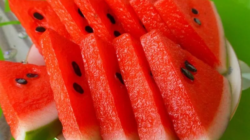 أبرزها منع العطش.. 7 فوائد للبطيخ