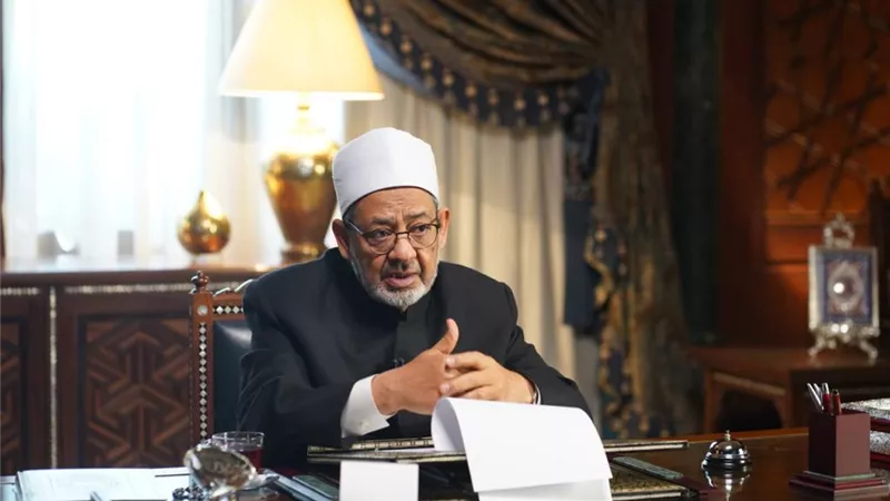 انتصار العاشر من رمضان.. شيخ الأزهر يهنئ السيسي ويدعو لاستلهام روح المشاركة فى بناء الوطن