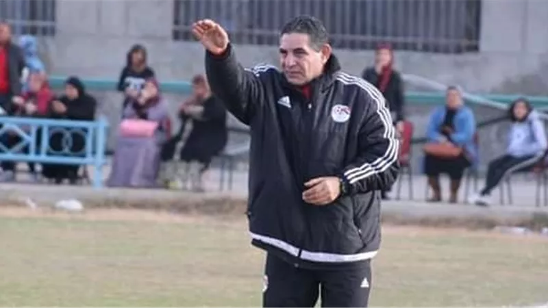 «عباس» يقود منتخب الآنسات لكرة القدم خلفًا لأحمد رمضان
