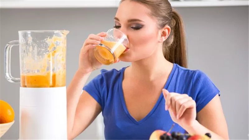 لا تشربي هذه العصائر.. أشياء تفقد البنات ابتسامتهن 