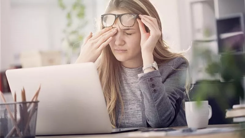 7 مشاكل صحيّة غير متوقعة عند العمل من المنزل
