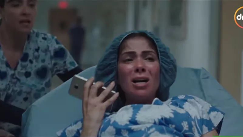 لعبة نيوتن الحلقة 10 | مولود جديد لـ منى زكي في أمريكا (فيديو)