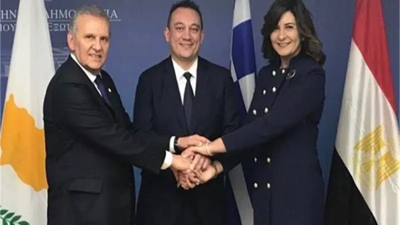 وزيرة الهجرة تتوجه إلى نيقوسيا لبحث تعزيز التعاون الثلاثي مع قبرص واليونان