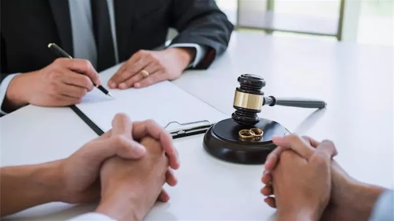 حقوق للزوجة لا تسقط بالخلع.. كيف تحصل عليها؟