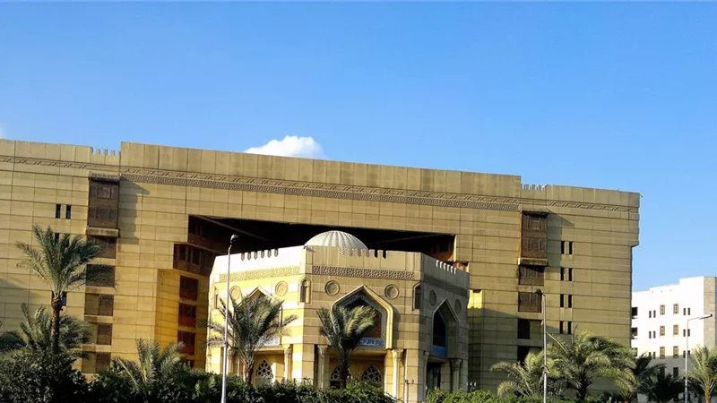 الأزهر يدين مقتل شرطية فرنسية: جريمة لا تمت لأي دين