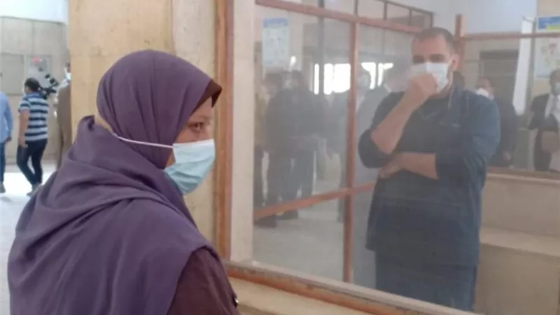 الأسرة أمان.. نزلاء سجن المرج العمومى يتبادلون الحديث مع ذويهم (صور)