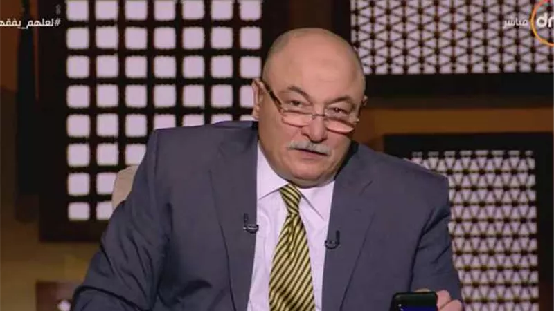 خالد الجندي يُحذر من نشر الصور على النت: «هتتحسدوا»