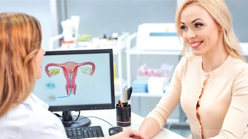 «بطانة الرحم المهاجرة».. كيف تحمين نفسك من مرض يهدد بالعقم؟