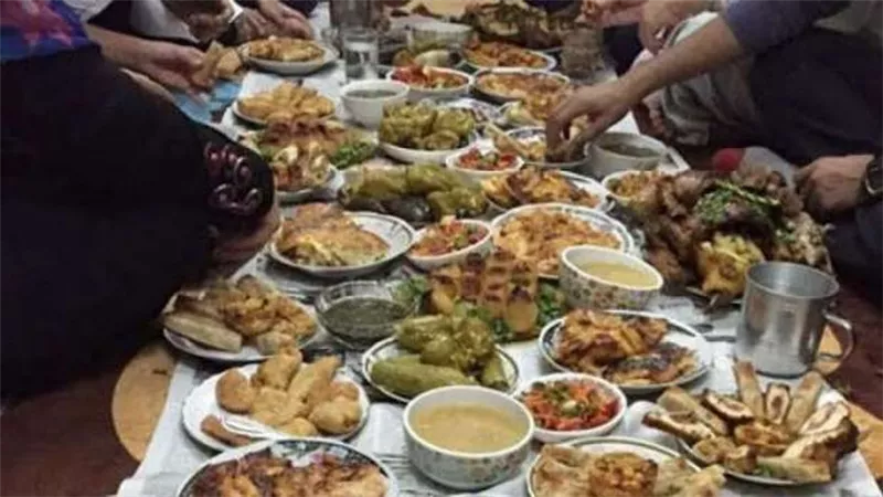حيل ربات البيوت لمواجهة كورونا.. «عزومات سطح المنزل» الأكثر تداولًا