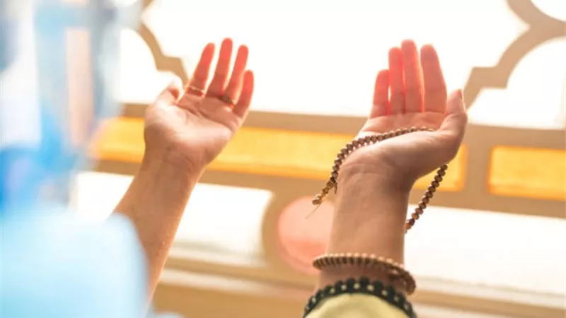 دعاء اليوم الرابع عشر من رمضان ..اللهم اجبر كسرنا وتولّ أمرنا ولاتخيب فيك رجائنا