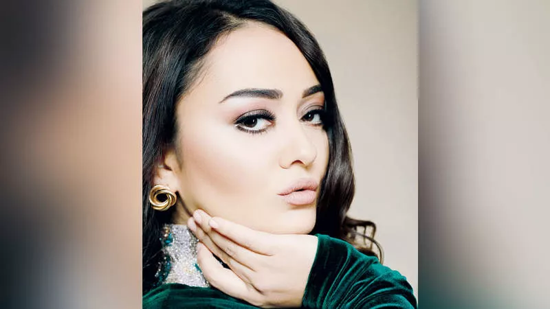 راندا البحيرى: «كوفيد 25 » ليس كئيبًا.. ولا أحب الأحضان (حوار)