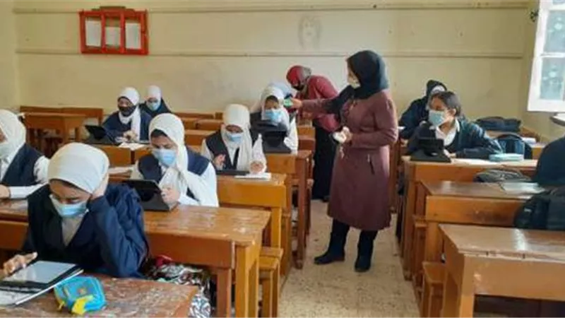 انطلاق امتحان شهر أبريل لطلاب ثانية ثانوي