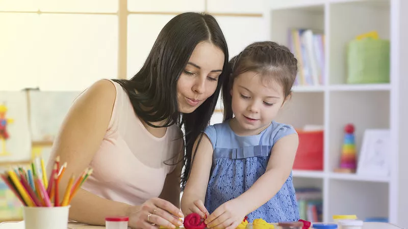 خبيرة نفسية للأمهات: «خلوا بالكم من تصرفاتكم أطفالكم صفحة بيضاء»