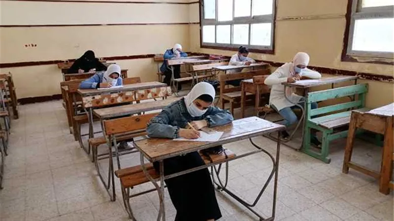 انتهاء الامتحان المجمع للطلاب من الصف السادس الإبتدائي للثاني الثانوي