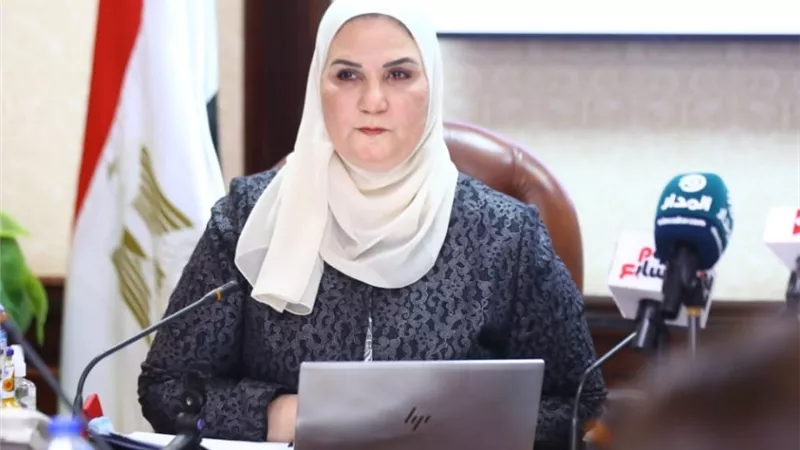 وزيرة التضامن: البطالة بين الإناث مرتفعة وهناك عاملات لا يحصلن على مزايا تأمينية 