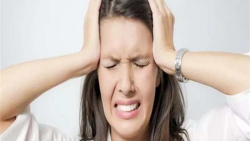 4 أنواع شائعة للصداع.. تعرفي على علاجها