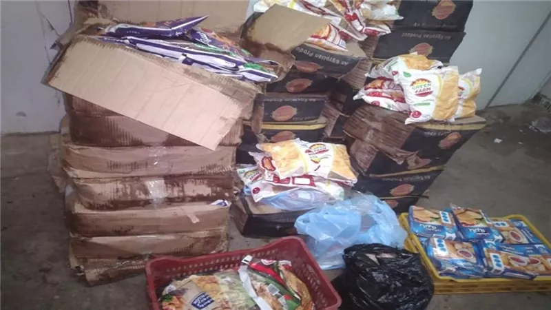 ضبط 90 ألف عبوة حلوى فاسدة قبل طرحها بأسواق الإسكندرية
