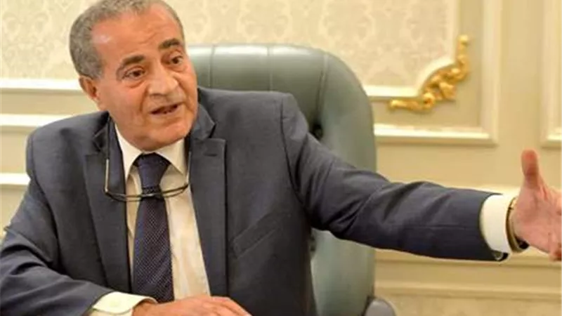 يكفي 6 أشهر.. وزير التموين يكشف عن مخزون مصر من السكر