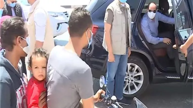 الرئيس السيسي يأمر بتوفير سيارة أجرة لـ عامل «دليفري»