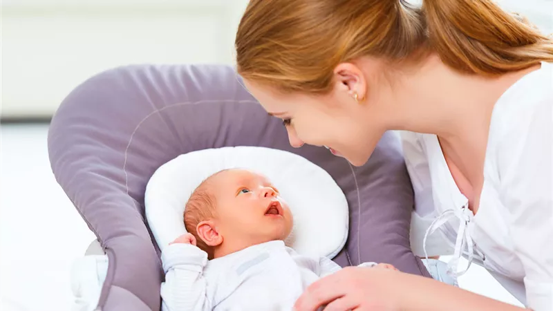 أبرز 3 أخطاء ترتكبها الأم عند تغذية أطفالها.. تعرفي عليها