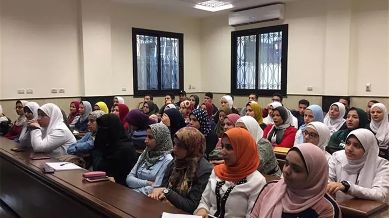 «مودة» في جامعة حلوان.. توعية الطلبة والطالبات للحد من ارتفاع حالات الطلاق