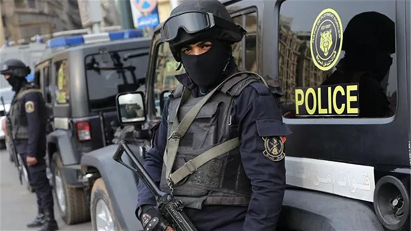 نزلت تشتري مشروبات.. الداخلية تعيد طفلين لأمهما داخل قطار الإسكندرية