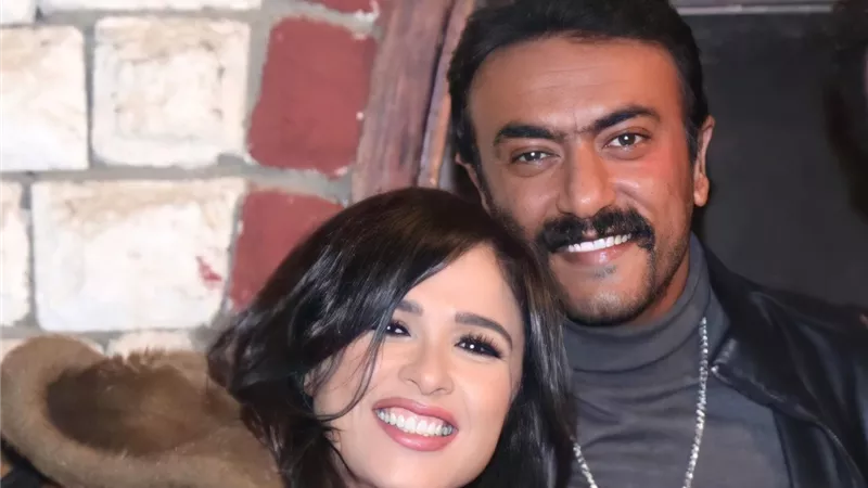 بعد إصابتهما بـ«كورونا».. ياسمين عبد العزيز وأحمد العوضي في العزل المنزلي