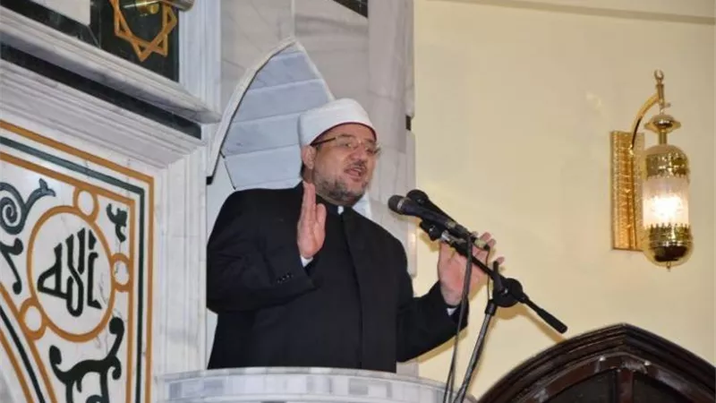 وزير الأوقاف في خطبة الجمعة: يجوز إخراج زكاة الفطر نقدًا وهو أنفع للفقير 