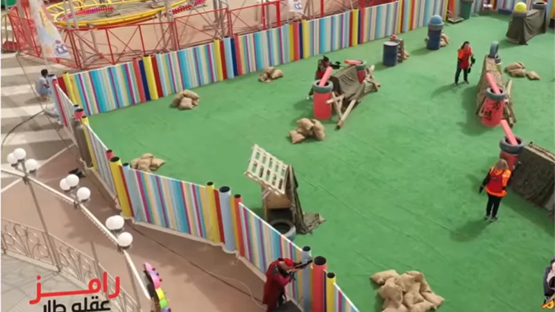 رامز جلال ساخرًا من نهلة سلامة: «أضربهالكم فين بالظبط؟»| فيديو