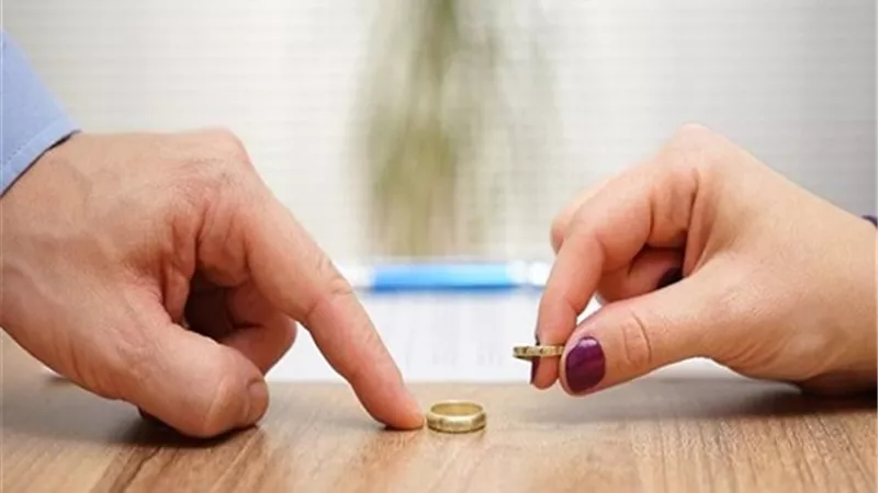 جوزي بيشتمني وإيده طويلة.. «منى» لمحكمة الأسرة: أفضل لقب طالق