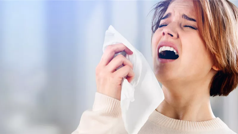 استشاري يكشف الطرق الأكثر فاعلية لمواجهة حساسية الأنف الموسمية | فيديو