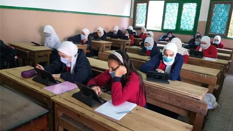 التعليم تكشف موقف طلاب أولى وثانية ثانوي الراسبين في امتحانات أبريل 