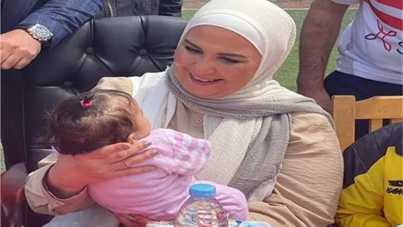 وزيرة التضامن تقدم هدايا وعيديات لـ 11 ألف ابن من أبناء مصر