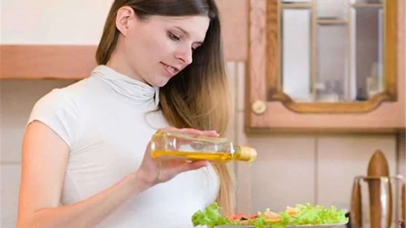 طارد للسموم والفيروسات.. فوائد العسل السحرية للحوامل والمرضعات