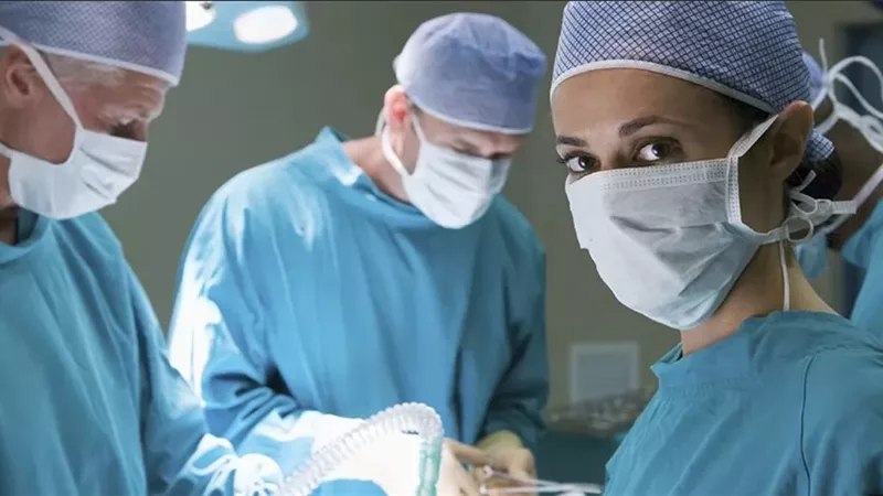  تدريب الأطباء المصريين على التقنيات الجديدة لعلاج السرطان في فرنسا