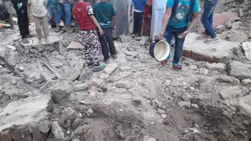 مصرع سيدة في انهيار حائط منزل بأسوان
